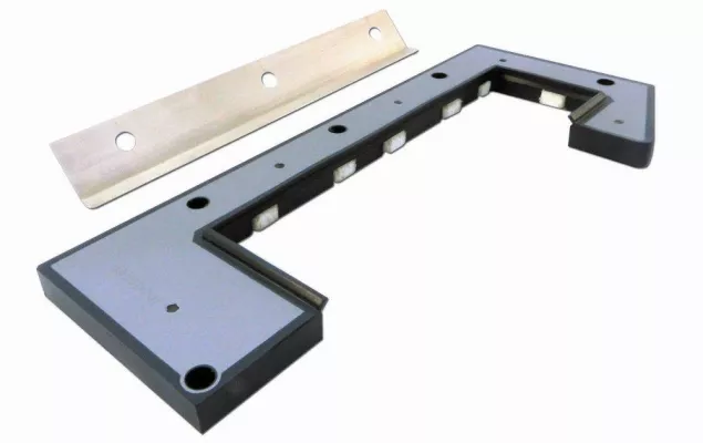 Bild: LubriGuard: Fein dosierte Schmierstoffversorgung für Flachbahn-Formabstreifer dank Kapillar-Effekt