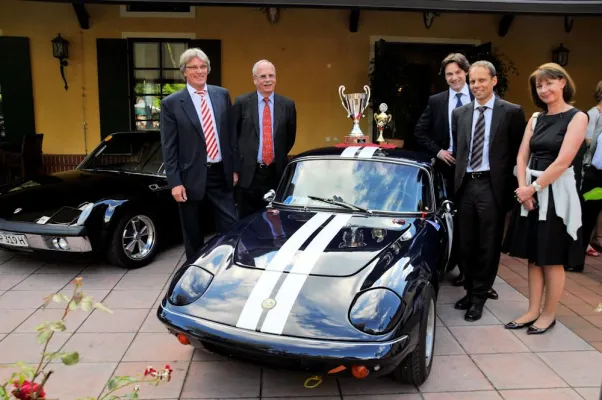 Oldtimer kaufen oder in Oldtimerfonds anlegen? Vortragsreihe klärt über „des Deutschen liebstes Kind“ auf Bild: Oldtimer kaufen oder in Oldtimerfonds anlegen? Vortragsreihe klärt über „des Deutschen liebstes Kind“ auf