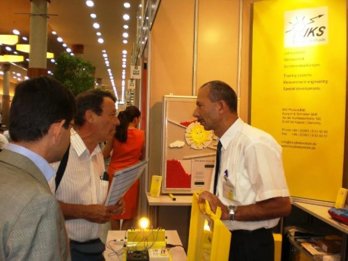 Lehr- und Experimentiersysteme im Bereich Erneuerbare Energien präsentierte die Firma IKS Photovoltaik auf dem weltgrößten Solarstromkongress im Messezentrum Valencia.