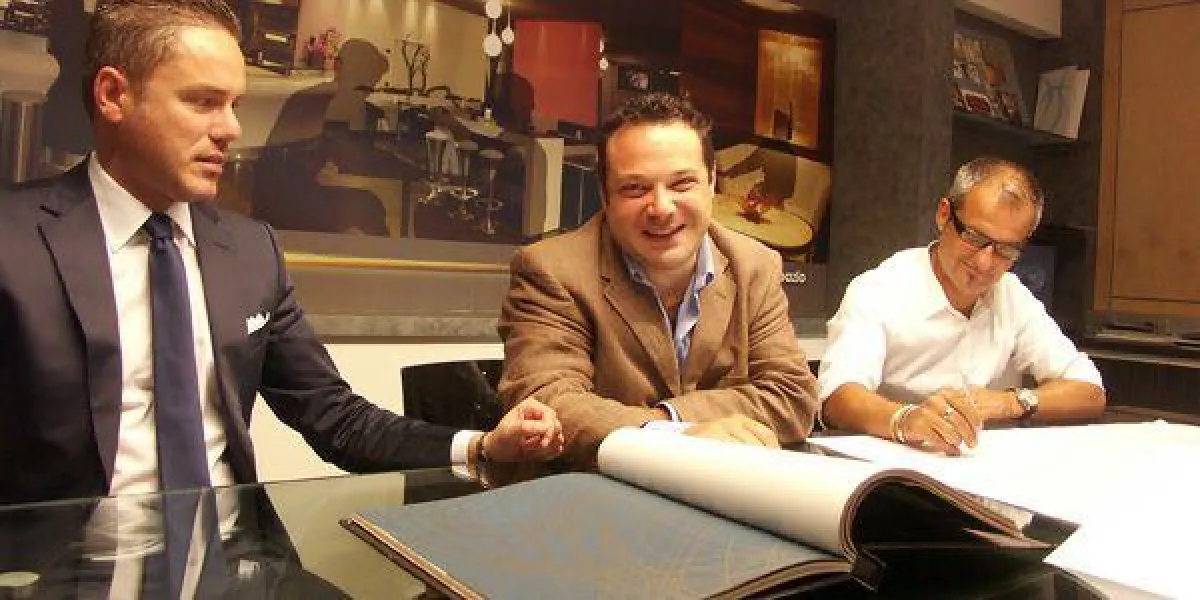 Interview mit dem Innenarchitekten Marchi in seiner Filiale in Dubai