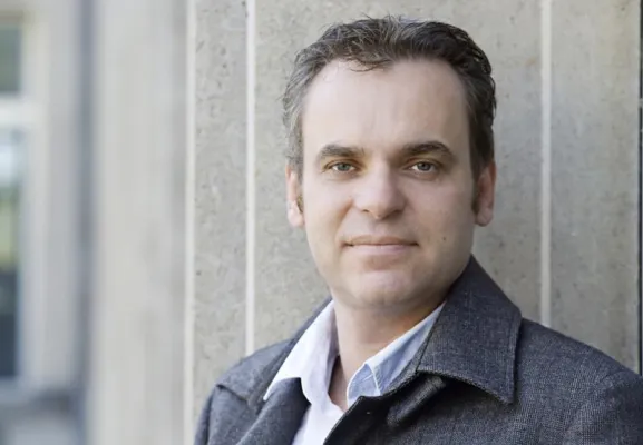 Bild: Dr. Frank Überall folgt Ruf an Kölner HMKW