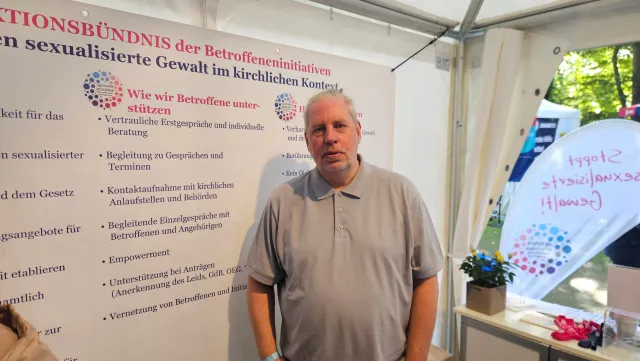 Strafanzeige gegen die Katholische Kirche Bild: Strafanzeige gegen die Katholische Kirche