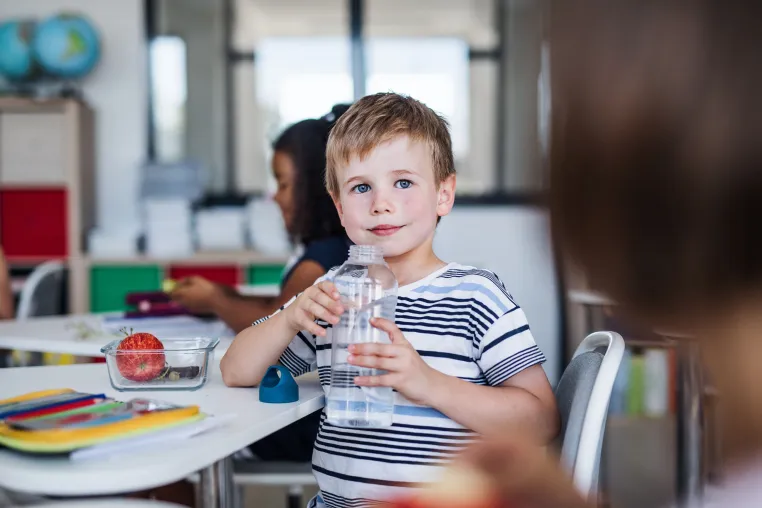 Bild: Kinder trinken zu wenig - Zu Schulbeginn neue Anreize schaffen