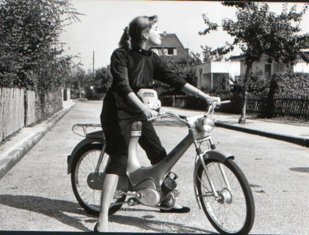 Frauenpower auf der Heinkel Perle