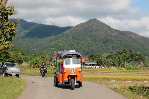 Bild: Selber Tuk-Tuk fahren in Nord-Thailand - Gruppenreise 5 Tage