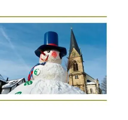 Bild: Eine große Rosenmontagsparty für einen großen „Mann“ - Der XXL-Schneemann im Fichtelgebirge