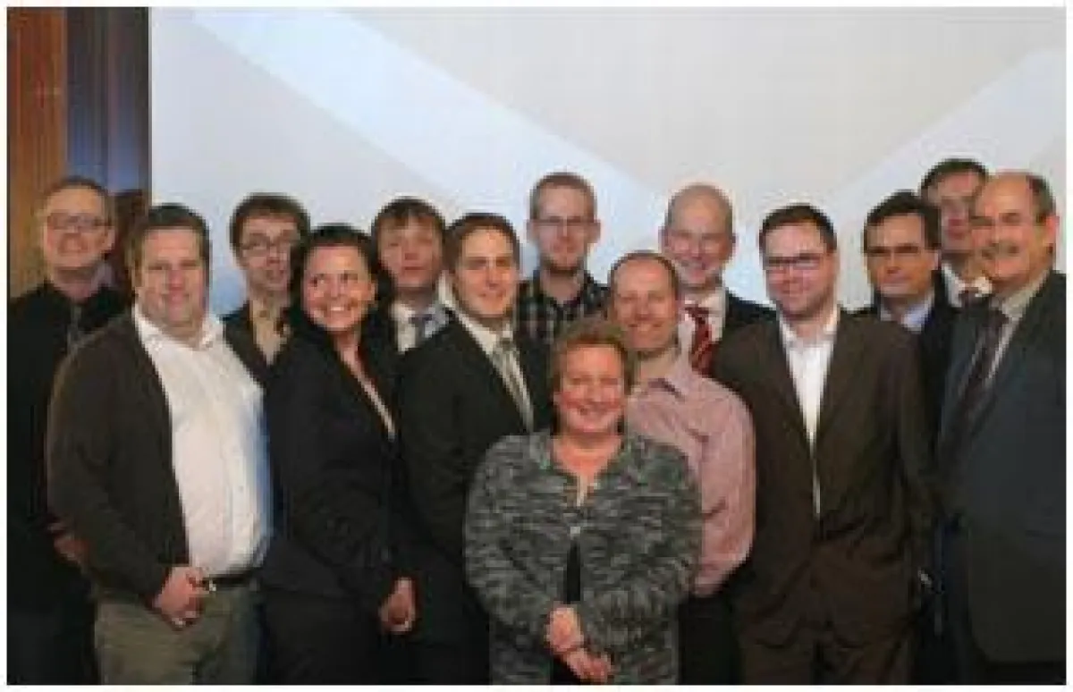 (Foto: Oliver Steeger) V.l. Rüdiger Thomas, Ralf J. Asche, Dr. Hartmut Hein, Ksenia Solyanik, Dr. Eric Miessen, René Hoegen, Daniel Obst, Frau Susan Ferguson, Andreas Ellenberger, Frank Hein, Armin Ge