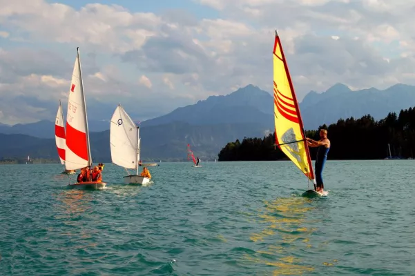Sommerferien 2007: Wassersport am Fuß der Alpen Bild: Sommerferien 2007: Wassersport am Fuß der Alpen