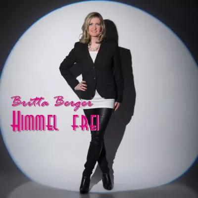 Bild: Britta Berger aus Rhauderfehn in Ostfriesland veröffentlicht mit „Himmel frei“ bereits ihren 11. Titel