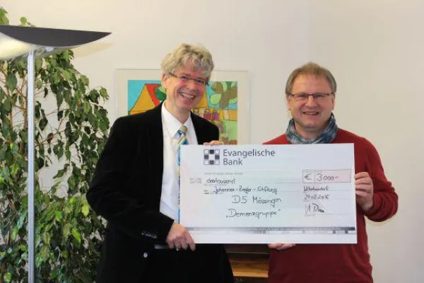 Bild: Johannes-Ziegler-Stiftung unterstützt die Arbeit der „Demenzgruppe“ in Mössingen mit 3.000 Euro