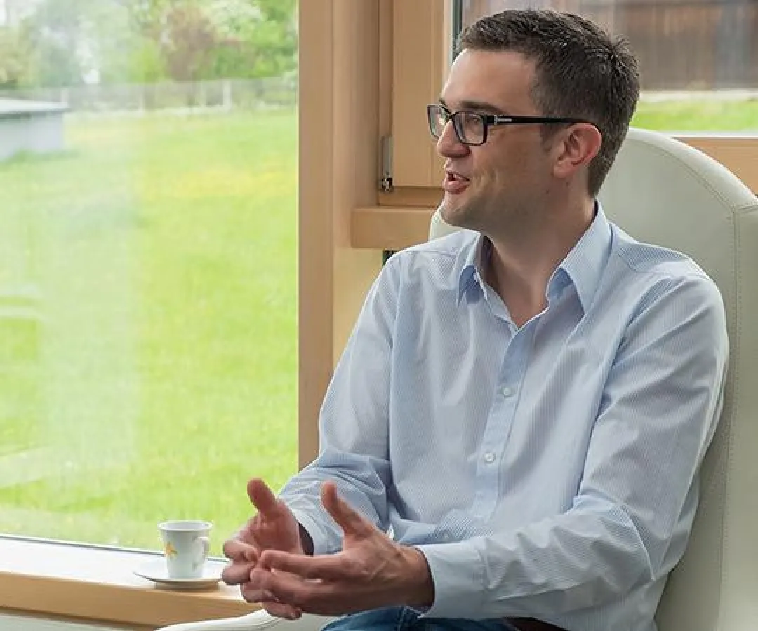 Nicolas Götz ist der Gründer von Nix-wie-weg.de