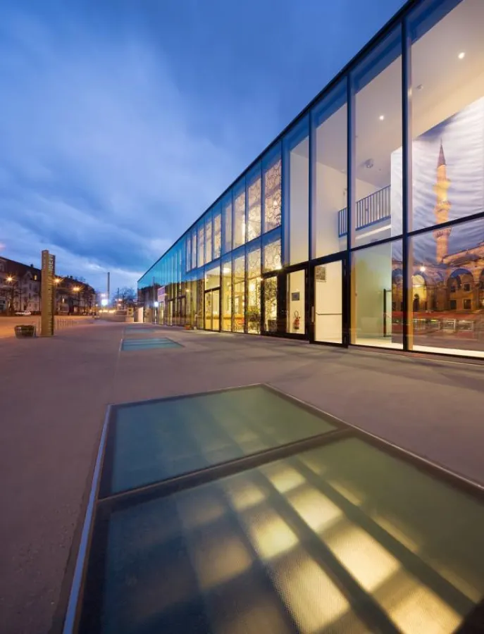 ©VETROTECH Saint-Gobain/Foto: Olaf Rohl Fassade Haus der Religionen