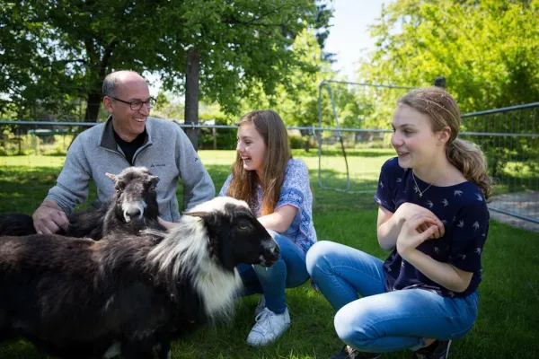 Internationale Fachtagung „Tiergestützte Sozialarbeit“ vom 20. – 21.Oktober 2017 in Sasbachwalden Bild: Internationale Fachtagung „Tiergestützte Sozialarbeit“ vom 20. – 21.Oktober 2017 in Sasbachwalden