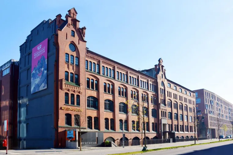 HafenCity-Urgestein: Ausstellung im InfoCenter Kesselhaus über das Gebäude des Automuseums PROTOTYP Bild: HafenCity-Urgestein: Ausstellung im InfoCenter Kesselhaus über das Gebäude des Automuseums PROTOTYP