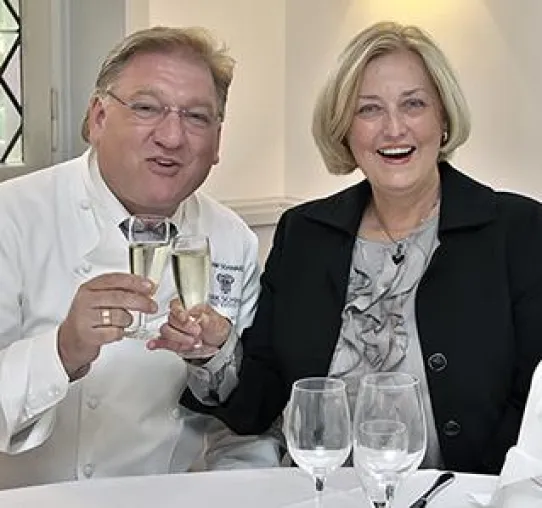 Bild: Schloss Styrum offiziell als neue Top Location der FSGG eingeweiht: Kulinarischer Brückenschlag nach Mülheim
