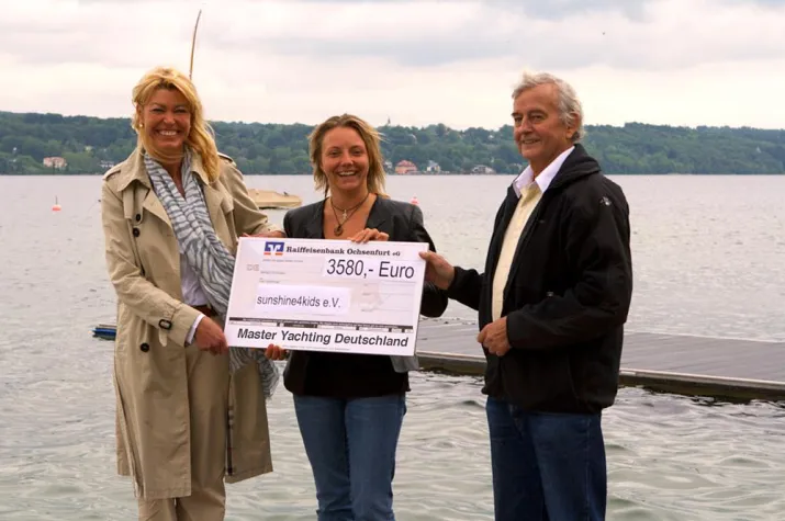 Spende für sunshine4kids e.V. übergeben Bild: Spende für sunshine4kids e.V. übergeben