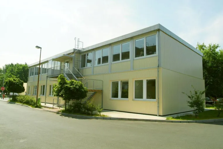 Erdgeschoss wird zur ersten Etage - OFRA beweist hohe Flexibilität bei Aufstockung Conti-Teves-Niederlassung Bild: Erdgeschoss wird zur ersten Etage - OFRA beweist hohe Flexibilität bei Aufstockung Conti-Teves-Niederlassung
