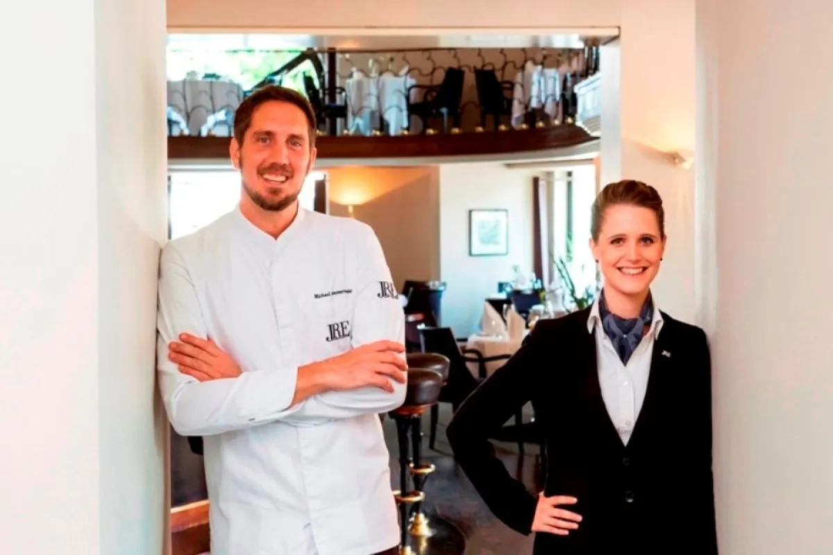 Michael Kammermeier und Restaurant-Leiterin und Sommelière Marcella Schaefer