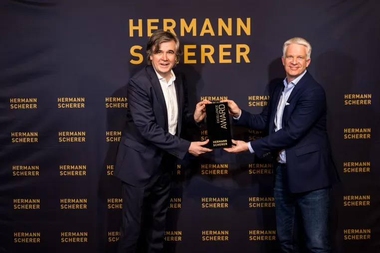 Excellence Award und Weltrekord bei Speaker Slam Bild: Excellence Award und Weltrekord bei Speaker Slam