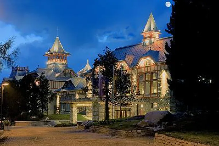 Bild: Festliches Verwöhnprogramm im Grand Hotel Kempinski High Tatras in der Slowakei