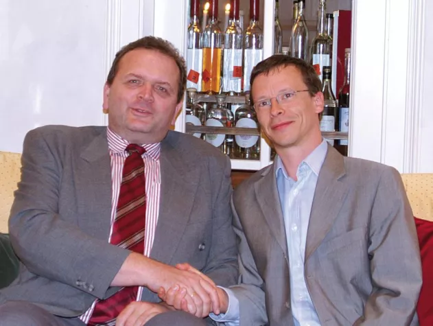 Bild: IBN Distribution GmbH schließt Distributionsvertrag mit DeskCenter® Solutions AG