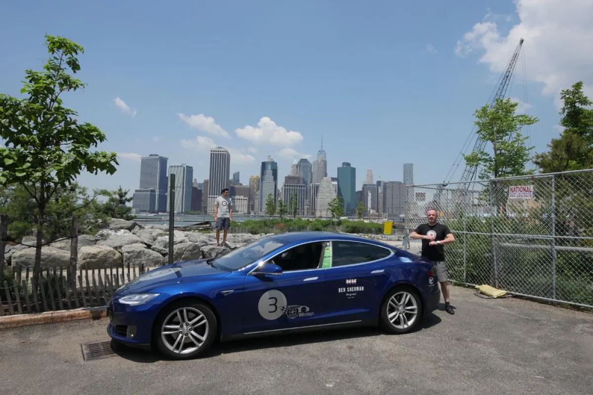 Team Germany  mit ihrem Elektro Tesla mit Ben Sherman Branding