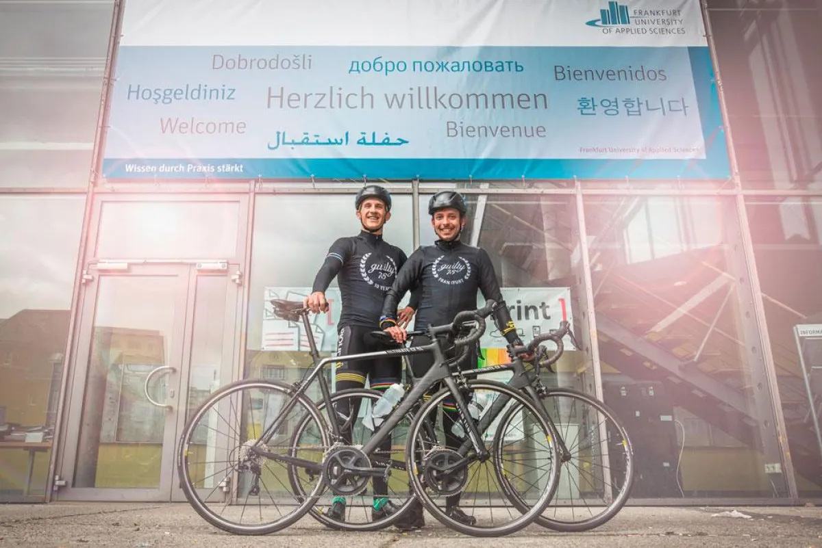 Thomas John und Johannes Rosenberger sind Rennradfahrer und Europäer aus Leidenschaft.
