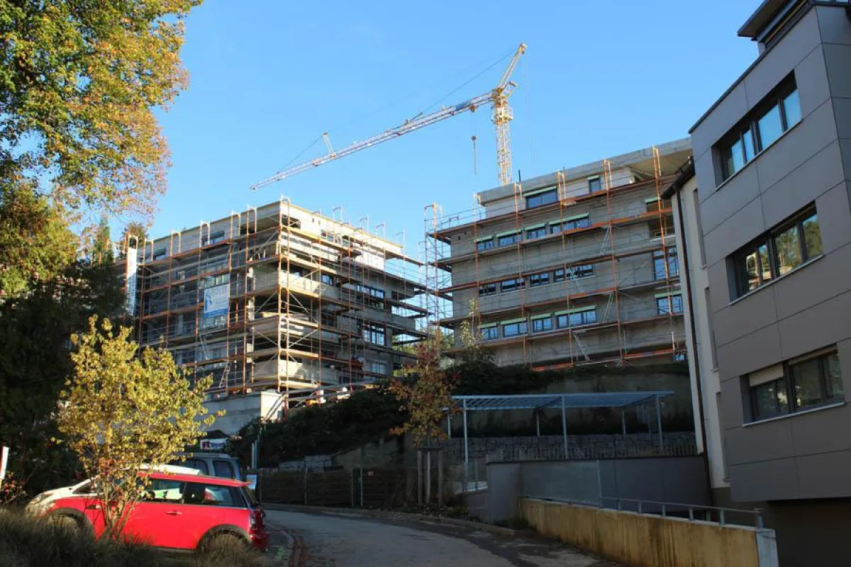 Die Zerstörung des Stadtbildes und der Stadtviertel durch ungehemmte Bauwut (hier in Herdern))