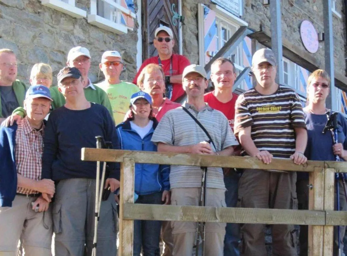 Als erlebnispädagogische Tour mit positiven Grenzerfahrungen erwies sich der Aufstieg zur Siegerlandhütte in Sölden für Beschäftigte der AWO-Werkstätten im Kreisgebiet. Vier Monate bereiteten Sie sich