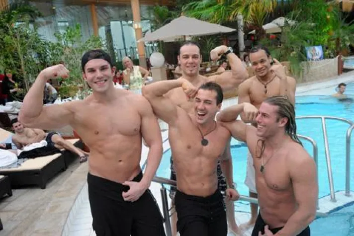 Bild: „Tender torture“ mit den Chippendales in der Therme Erding