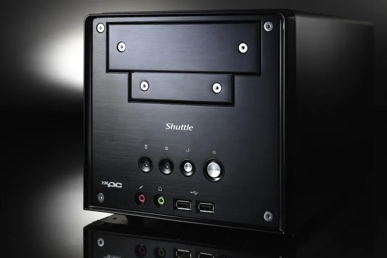Bild: Vielseitiges Mini-PC-Barebone für AMD Prozessoren basierend auf Sockel AM3