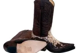 Bild: Weihnachtsgeschenke nach Western-Art - Spezialanfertigungen von Boots, Gürteln und Schnallen