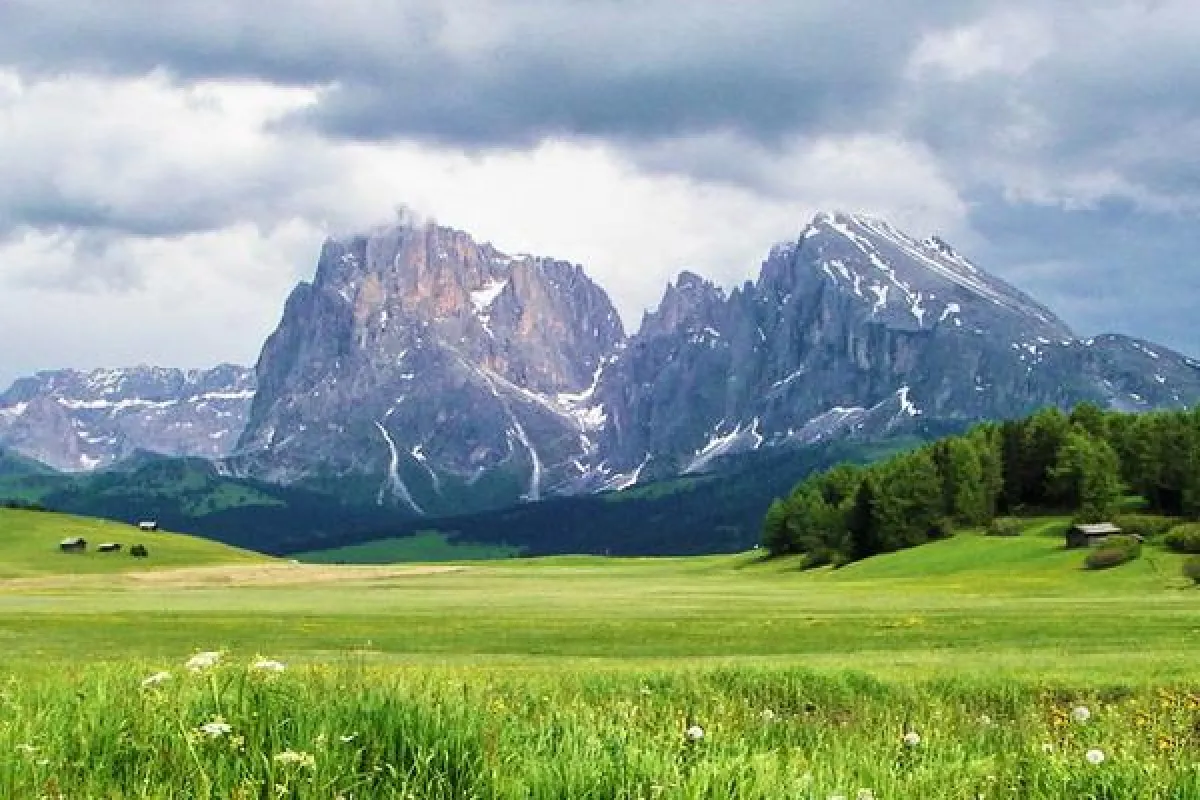 Das Langkofel-Massiv, Korallenriffe der Dolomiten. Relais und Alpen