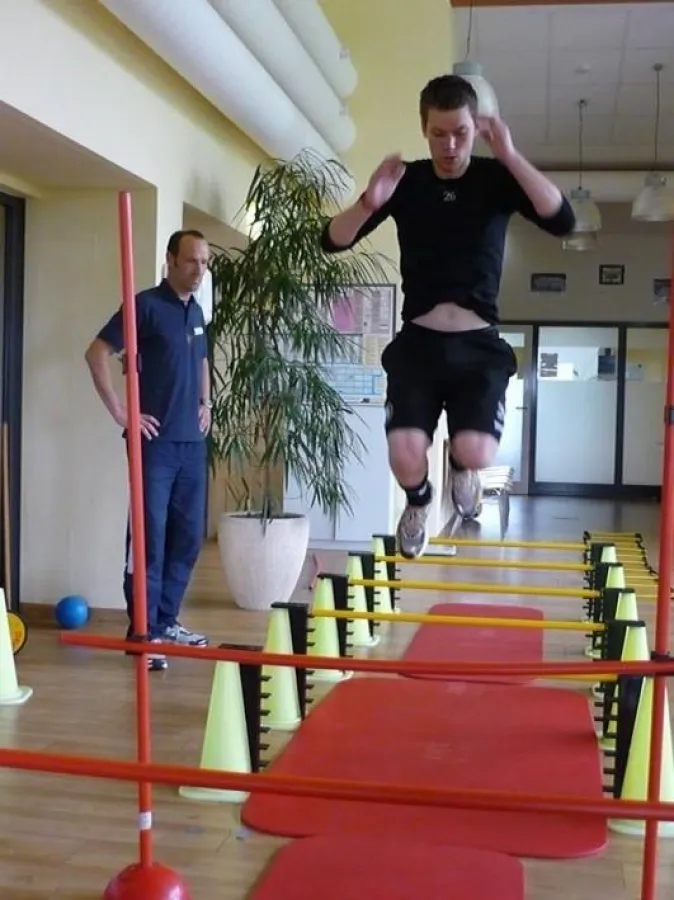 Max Grün beim Sprungtraining mit dem Sportwissenschaftler Christian Gilles