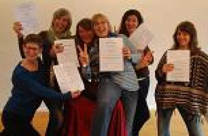 Bild: Humortrainer- 6 Absolventen erhalten Zertifikat in Konstanz