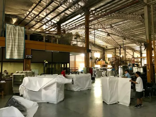 Bild: Unangekündigter Besuch in einer Textilfabrik