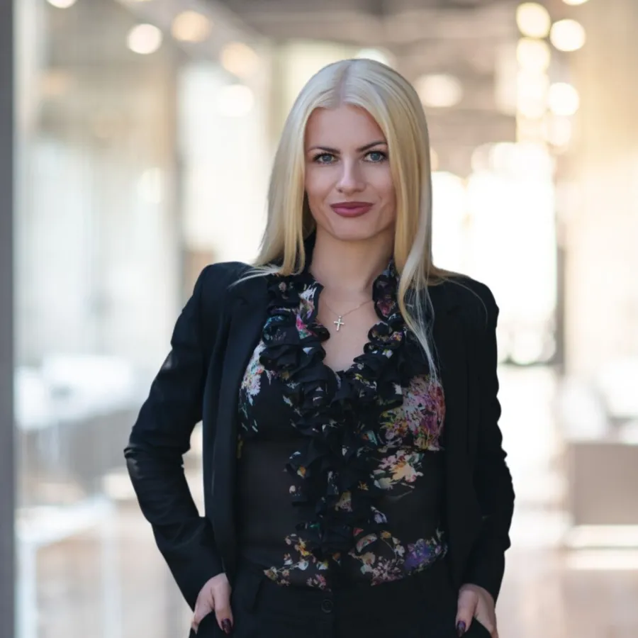 Iana Besarabet, die Leiterin von Partnerschaftsvermittlung Perfektes Paar