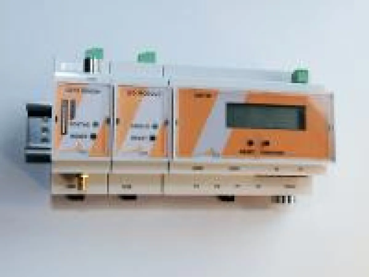 Industrietauglicher SSD-Massenspeicher für die Hutschienen-Montage