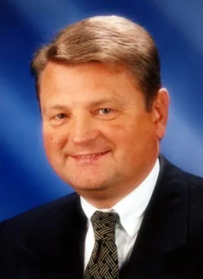 Bild: bfb, Immo-Netzwerk feiert 20jähriges Bestehen – Manfred A. Bucksch als Vorstandsvorsitzender bestätigt