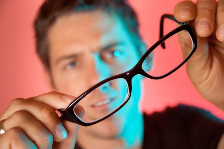 Bild: CARE Vision: Mehr Durchblick in allen Lebenslagen – Augenlasern als langfristige Kostenersparnis