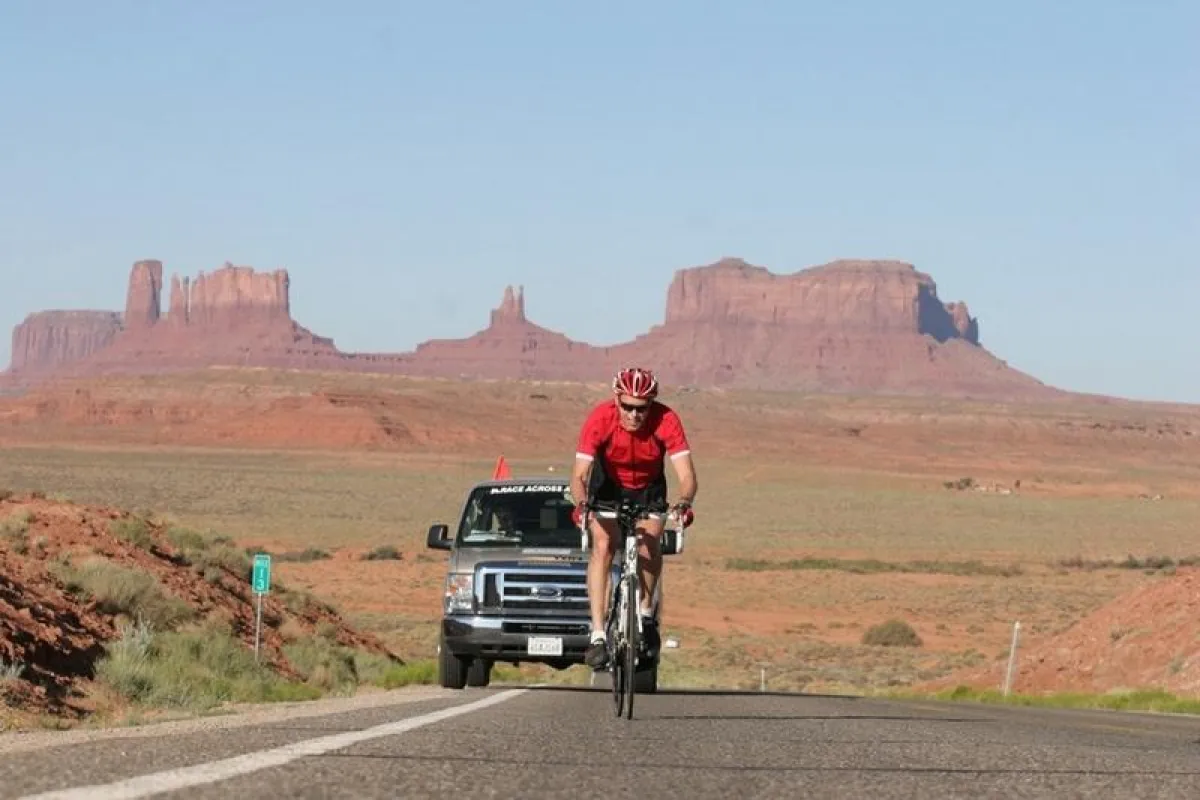 Abenteuer Race Across America - Monument Valley mit dem Rad