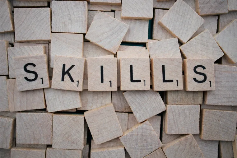 Bild: Arbeitsmärkte im Wandel: SKILLS-Projekt untersucht Kompetenzen von Arbeitnehmer:innen