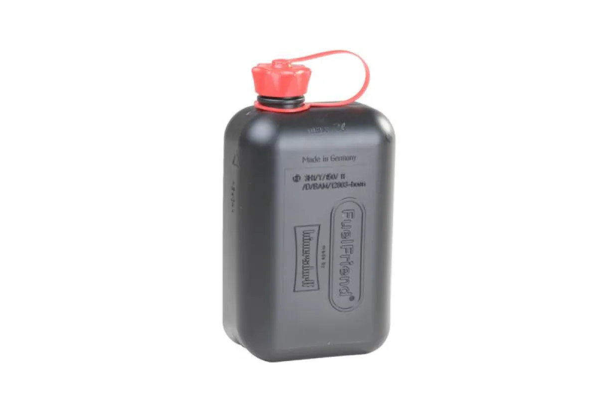 Der FuelFriend®-Kanister in der 2-Liter-Variante mit Auslaufrohr.