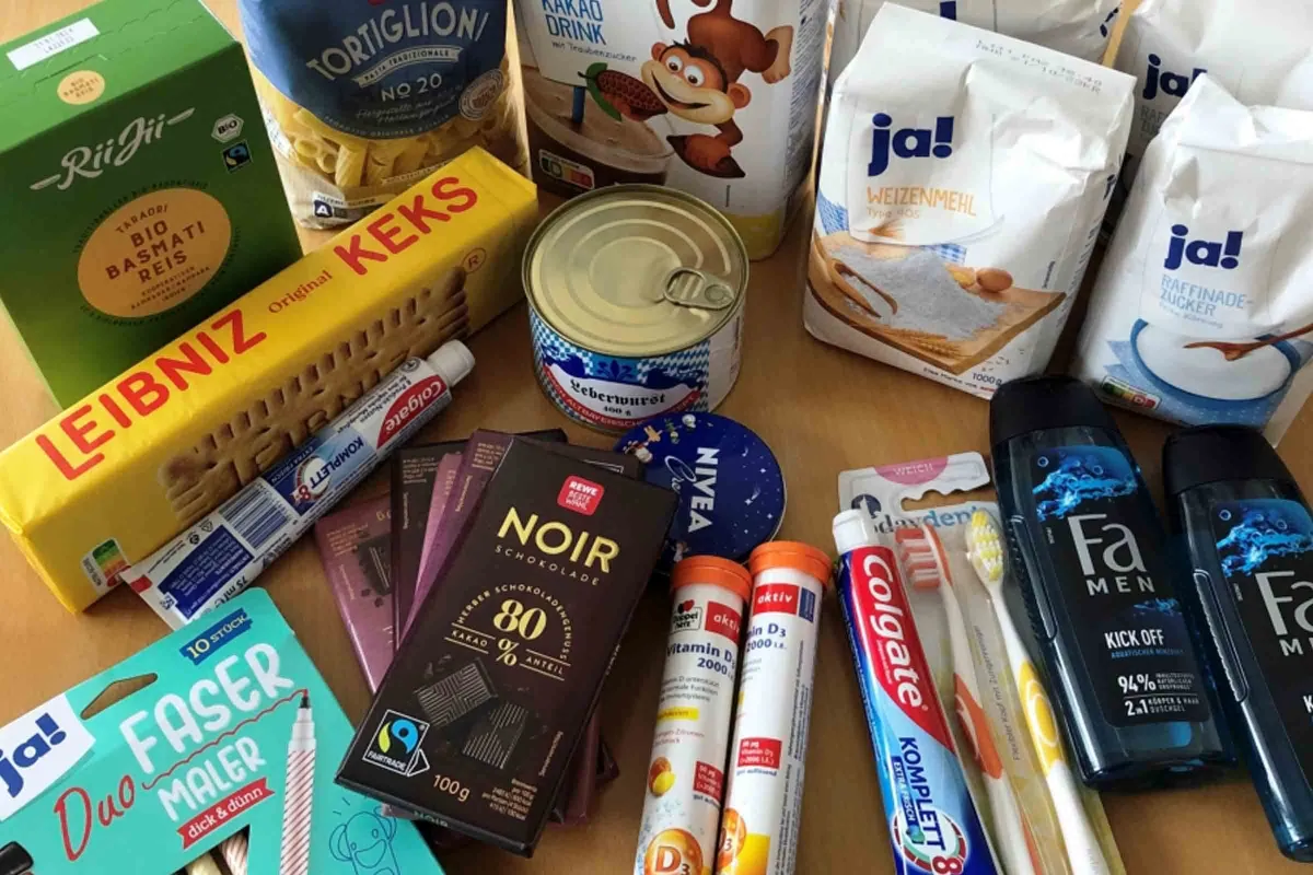 Es geht los! Die Ukraine Weihnachtspakete-Aktion von Kolping und dem Johanniter-Weihnachtstrucker (© Kolpingwerk Bezirksverband Augsburg)