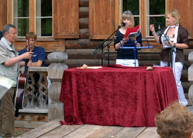 Bild: Alexandrowka literarisch