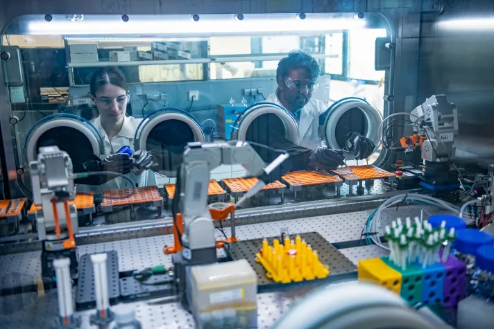 Bild:  Exzellenzcluster POLiS geht in die Verlängerung! -  Batterieforschung wird für weitere sieben Jahre gefördert