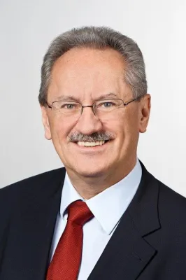 Christian Ude: Stifung Menschen für Menschen bekämpft Fluchtursachen Bild: Christian Ude: Stifung Menschen für Menschen bekämpft Fluchtursachen