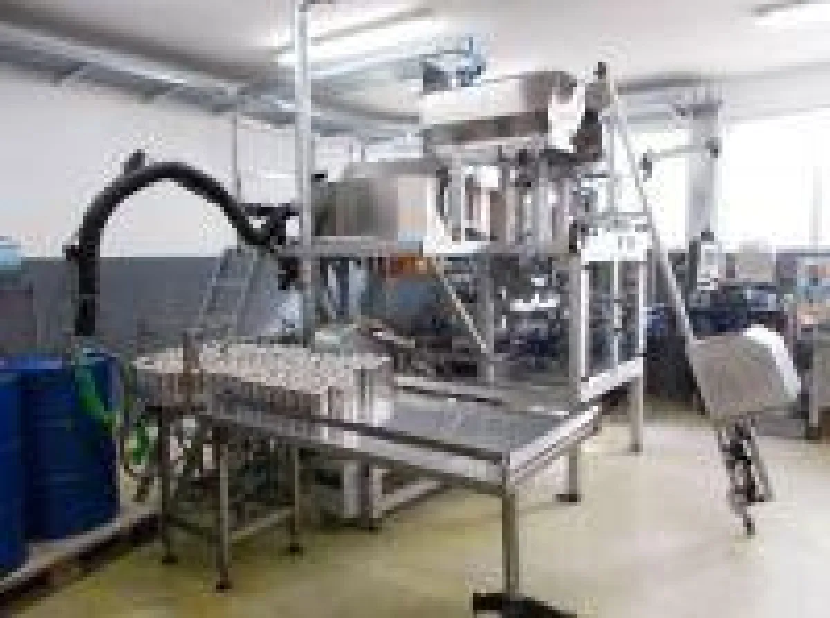 Die vollautomatische Abfüllanlage für Aerosoldosen ist weltweit herausragend.