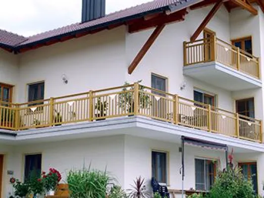 Bild: Alubalkone von BZT-Design