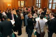 FOM Hochschule Bremen begrüßt 130 neue Studierende Bild: FOM Hochschule Bremen begrüßt 130 neue Studierende